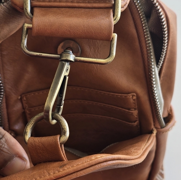 Sling Bag Brown Crossbody Pockets Credit Card Holder Zippers Faux Leather Lined - Picture 12 of 15